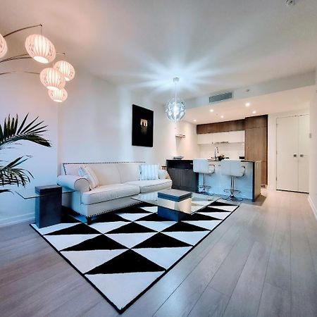 Your Perfect Escape - Modern Landmark Condo In Downtown Calgary - Free Parking- Premium Location Екстериор снимка