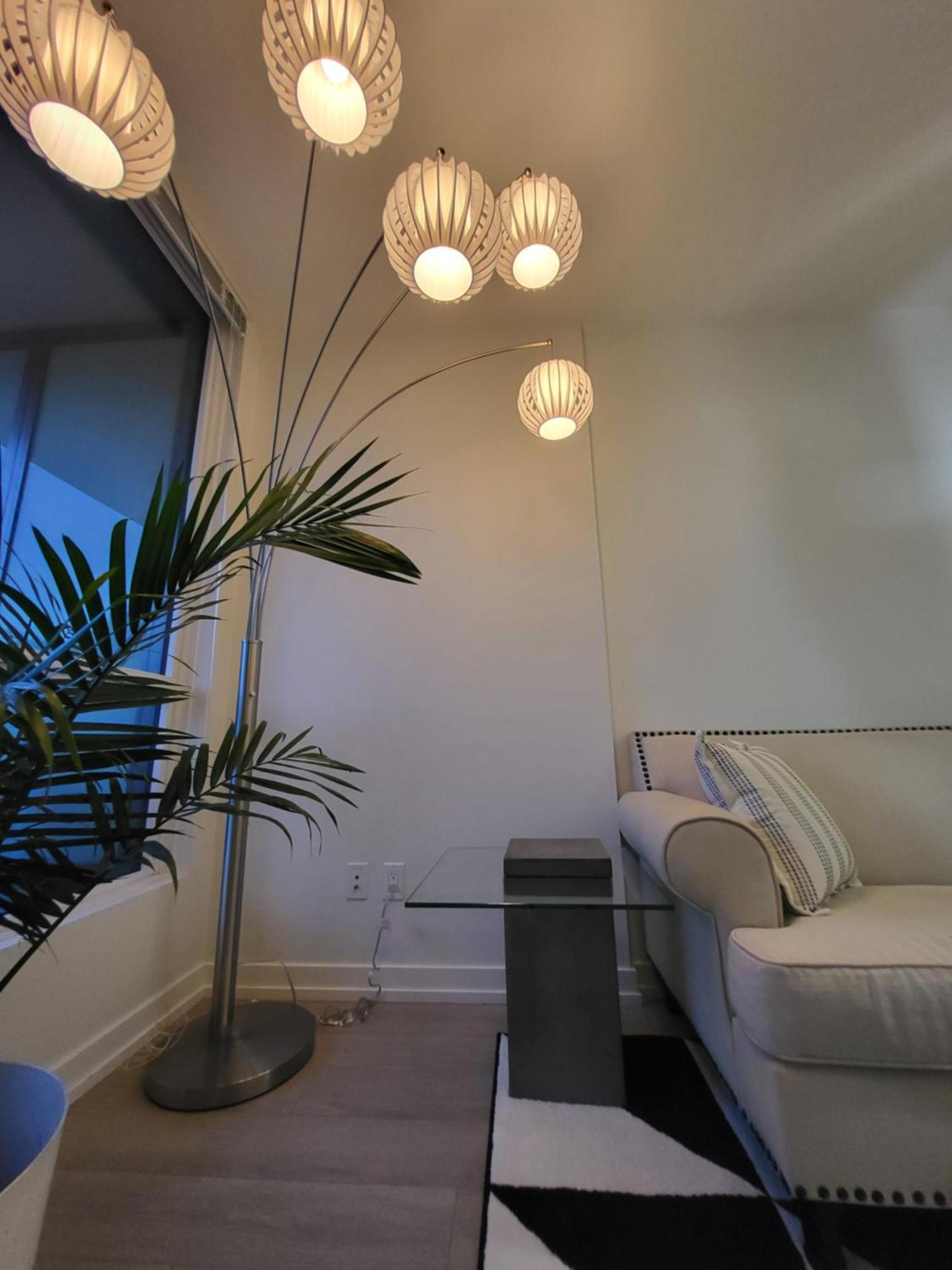 Your Perfect Escape - Modern Landmark Condo In Downtown Calgary - Free Parking- Premium Location Екстериор снимка