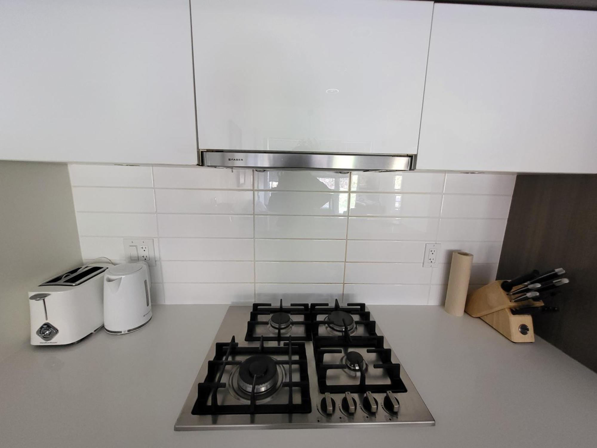 Your Perfect Escape - Modern Landmark Condo In Downtown Calgary - Free Parking- Premium Location Екстериор снимка