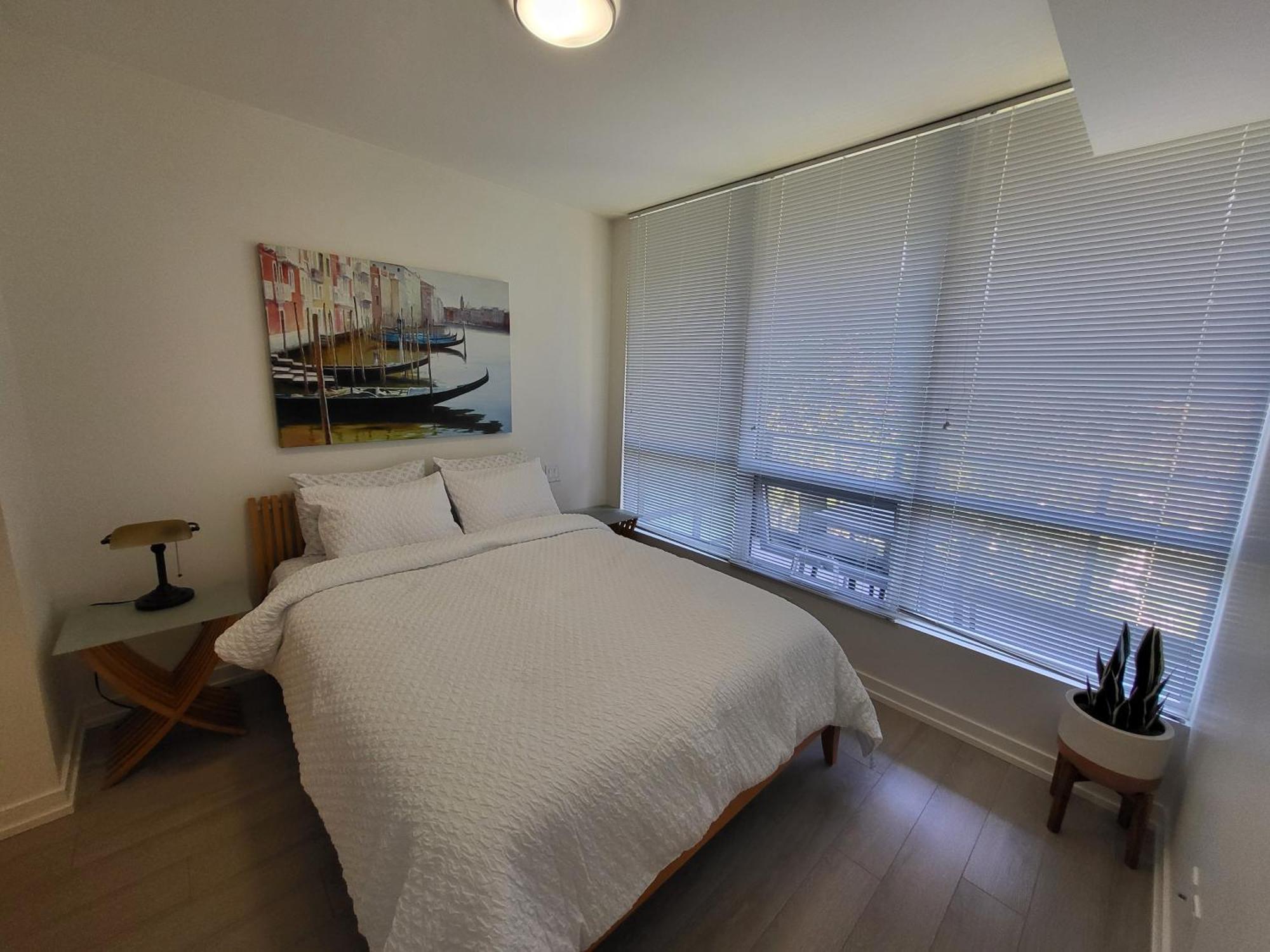 Your Perfect Escape - Modern Landmark Condo In Downtown Calgary - Free Parking- Premium Location Екстериор снимка